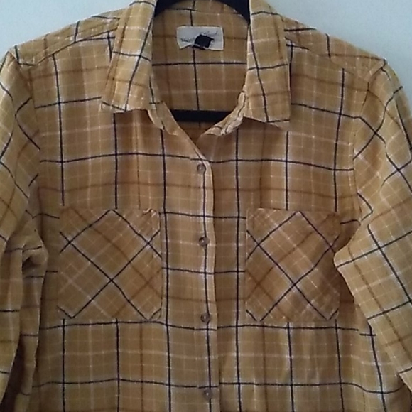 Universal Thread medium shirt - Picture 2 of 6